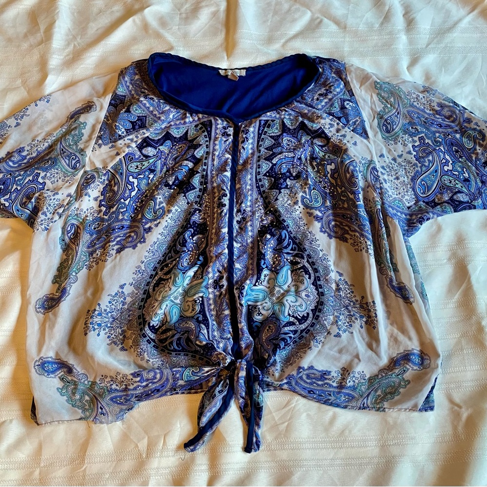 Izod Relaxed Blue and White Short Sleeve Blouse